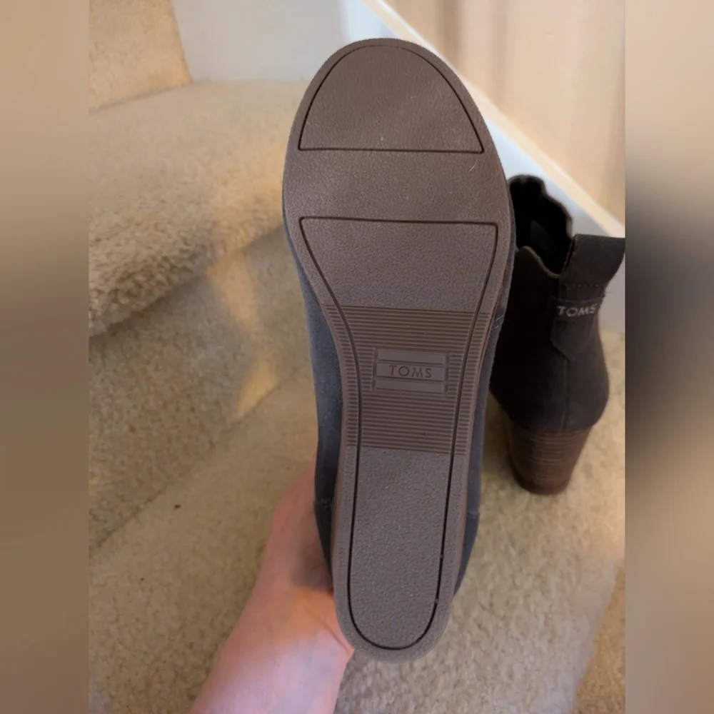 Tom's Kayley Boots Dark Gray 8 NWOB
